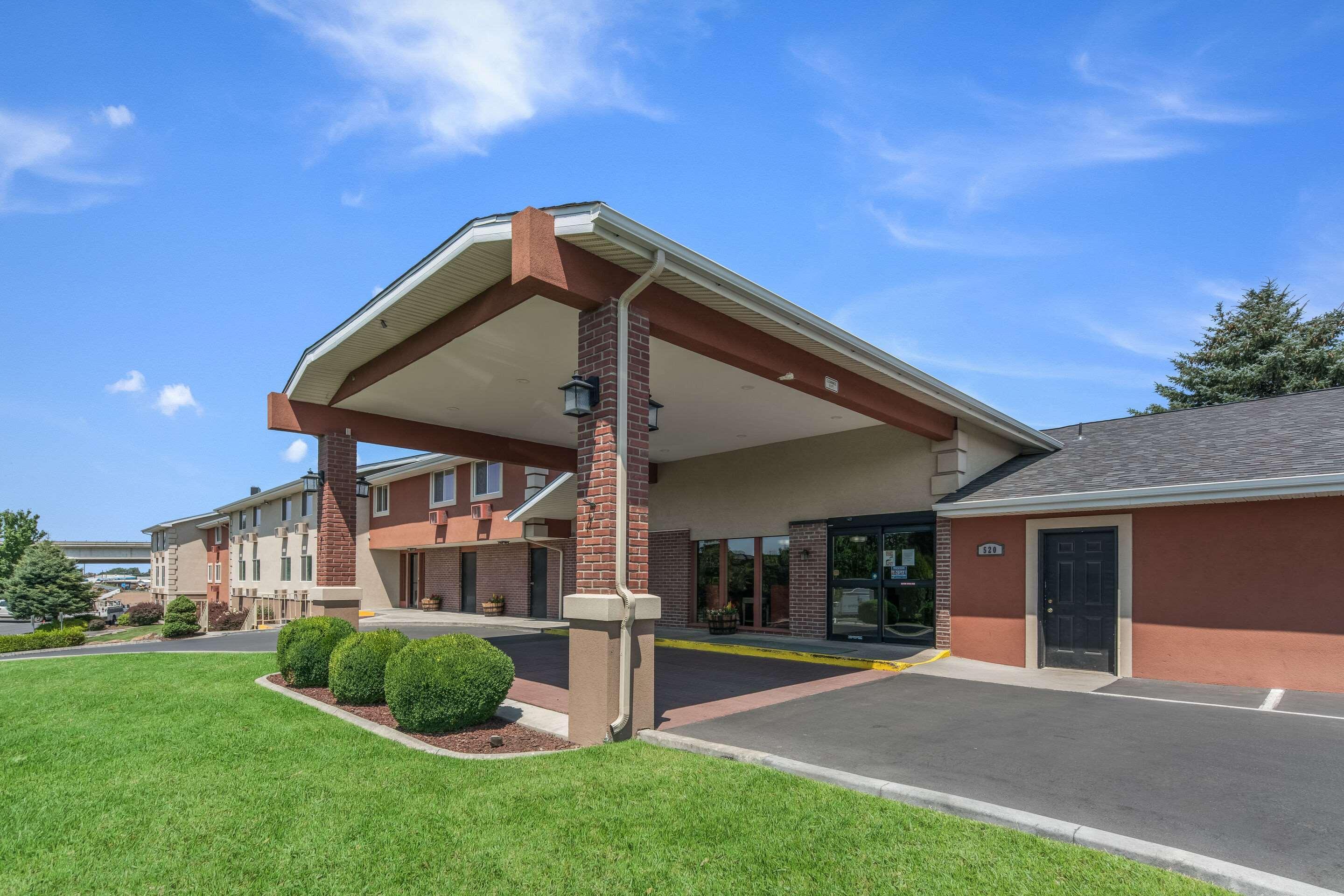 Quality Inn & Suites Downtown Walla Walla Exterior photo